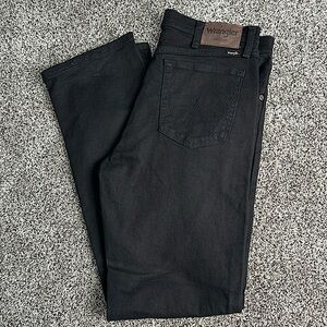 Men’s Black Wrangler Regular Fit Jeans ( Size 34X32 )